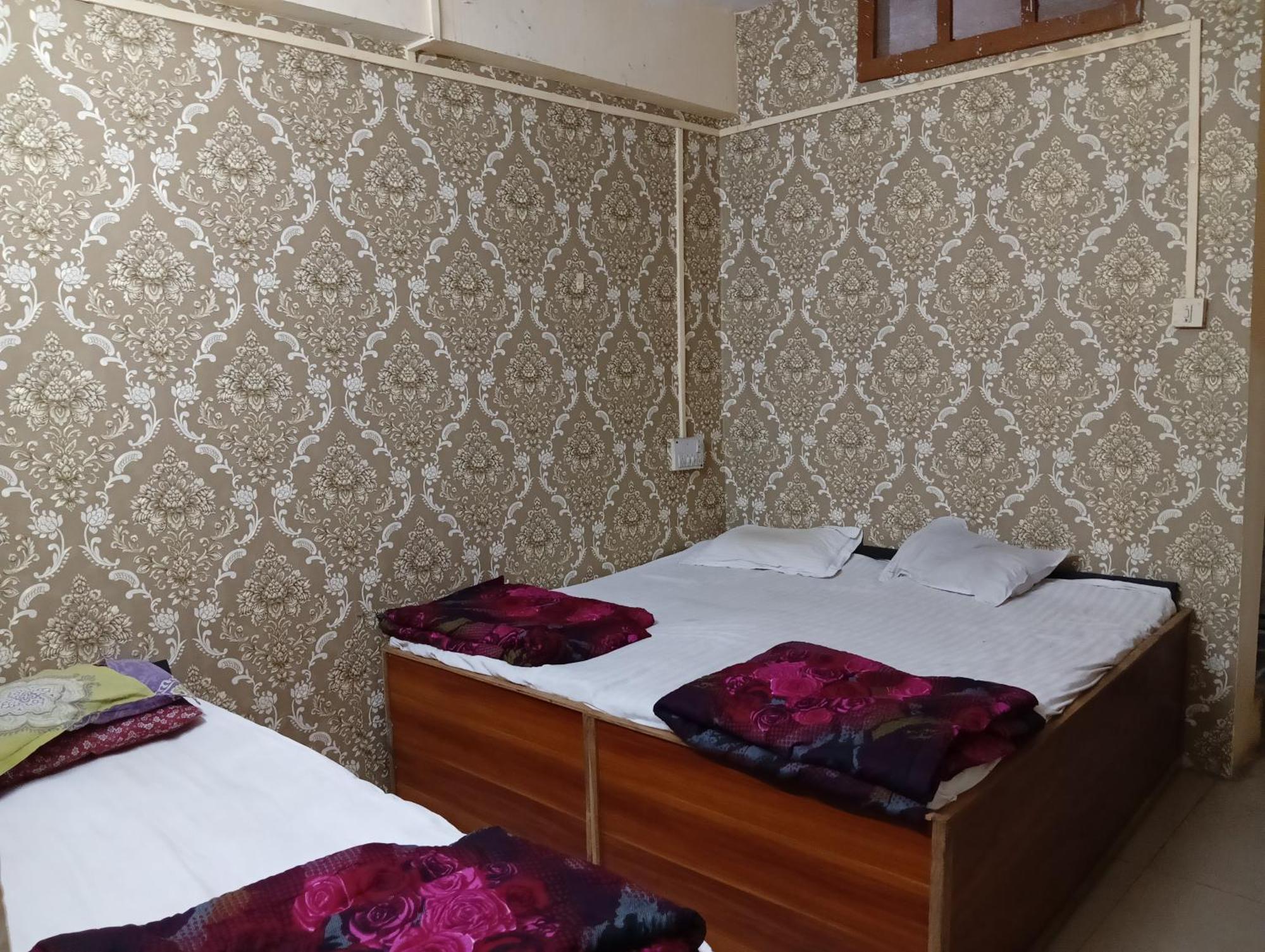 Hotel Avantika Уджайн Екстериор снимка