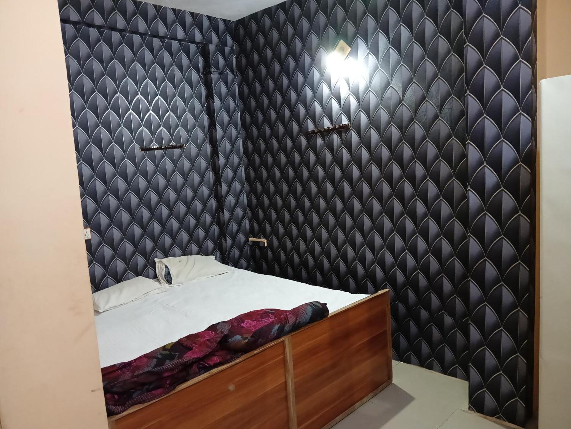 Hotel Avantika Уджайн Екстериор снимка