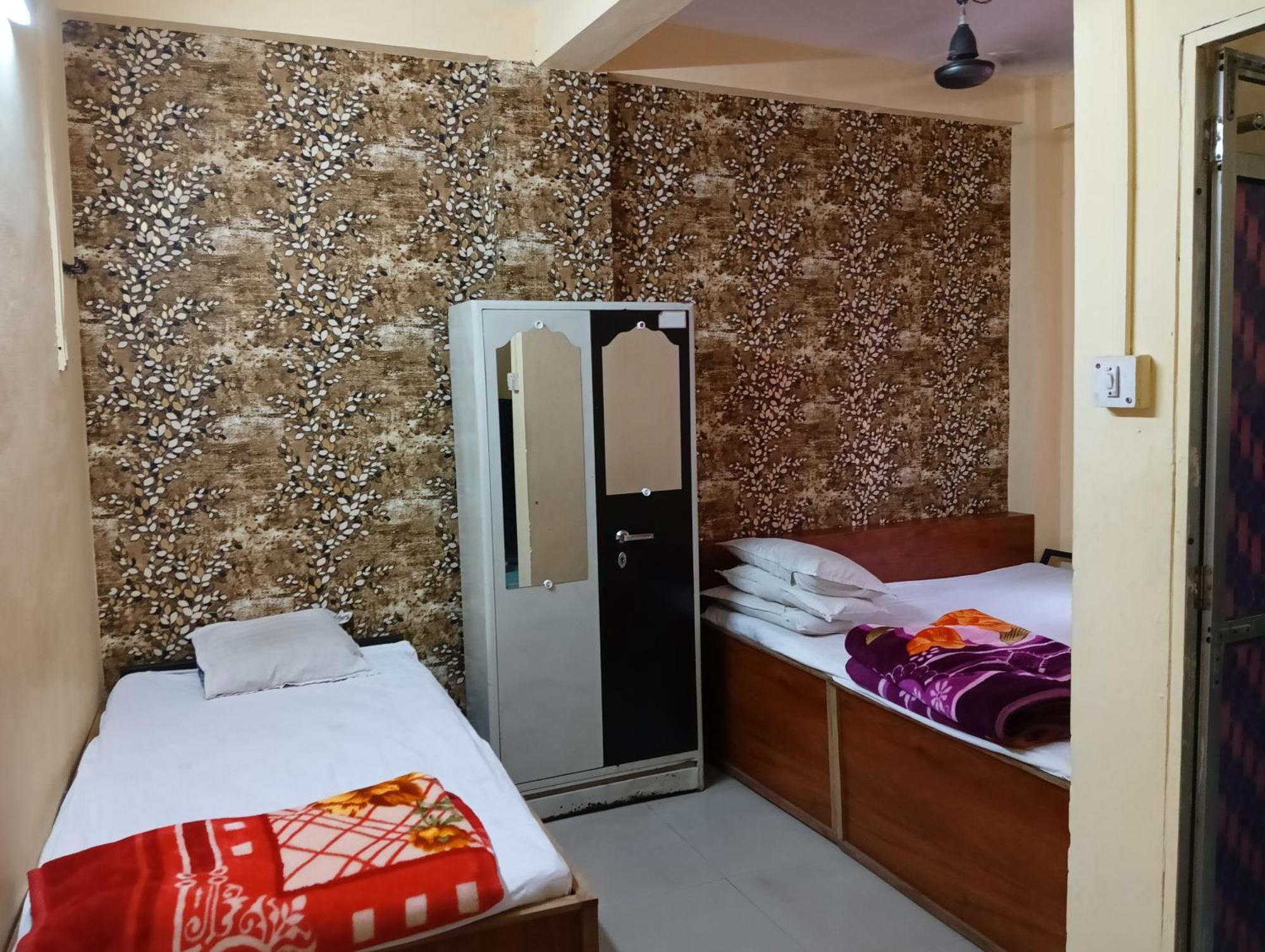 Hotel Avantika Уджайн Екстериор снимка